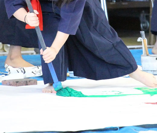 Kyoto's Tsumii Hot Springs Holiday Sake Shop