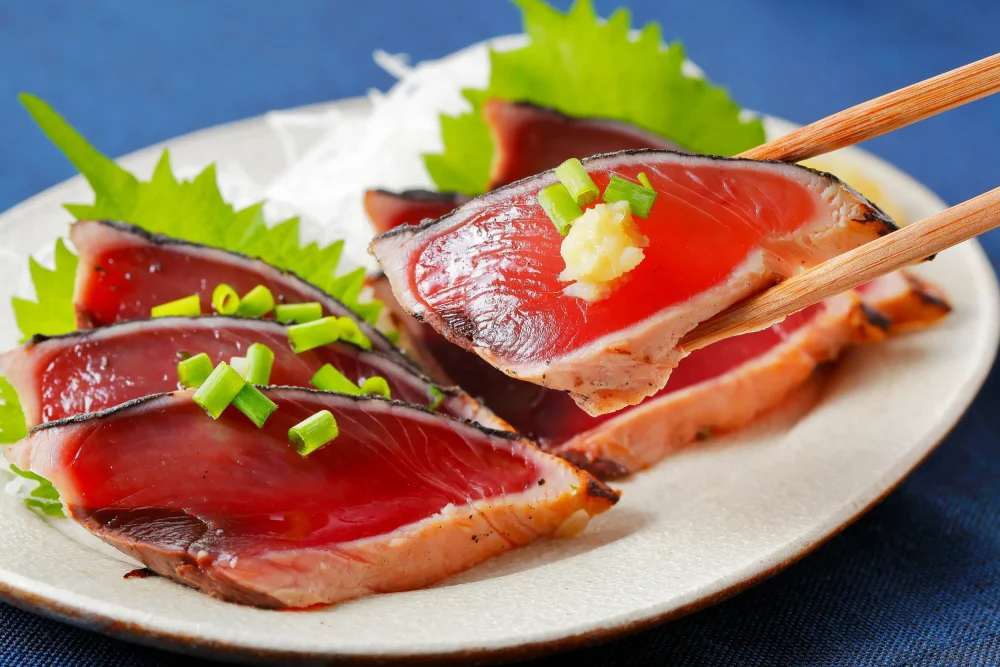 A deep drink and food cultured “Delicious Kuni” Mie Prefecture bonito fish