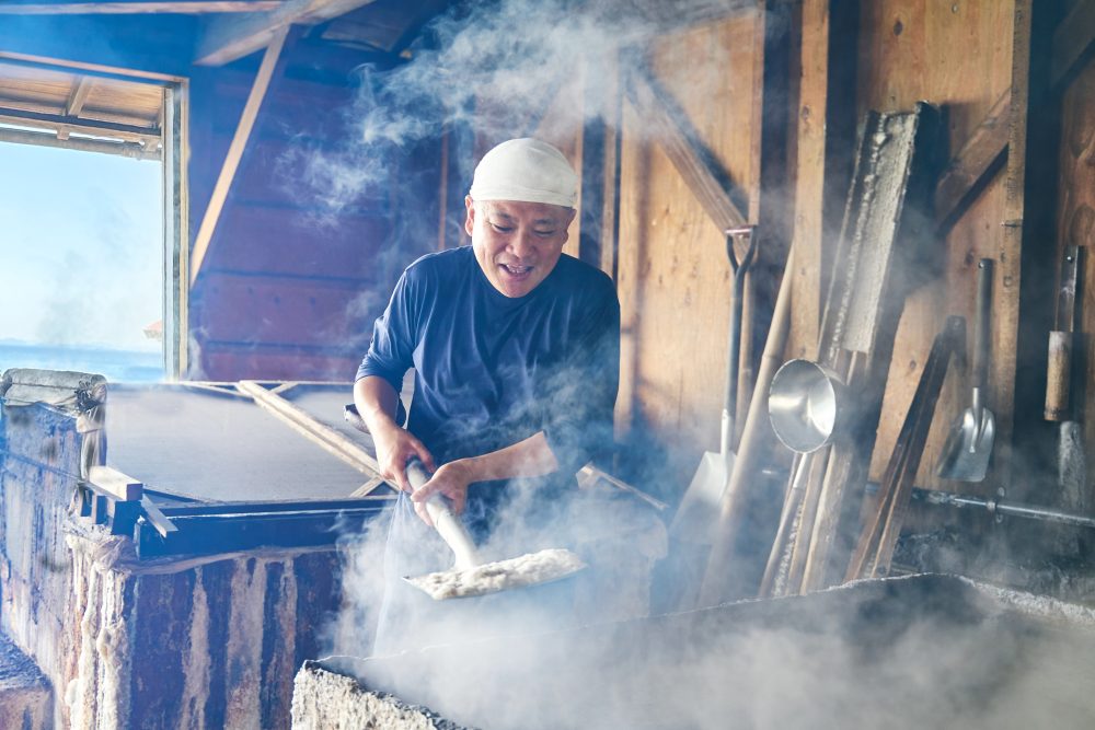 Knotbito-Shio craftsman Teruyuki Suezawa's time to learn about the white crystals grown on hand salt ~