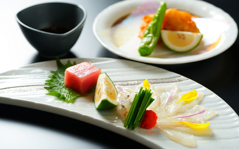 Two kinds of fugu are served