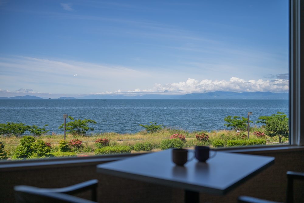 Presents recommended souvenirs from Shiga Prefecture carefully selected by the staff <Evening breakfast and lounge privileges>