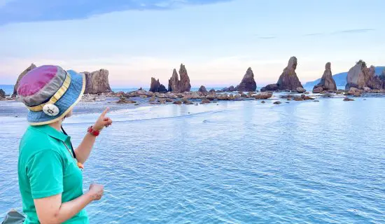 【Art fall, play with the sea.】 Special Guided Tour| Natural Monument Hashikui-iwa Rock Beach Coming & Art Experience [Limited to one set per day]
