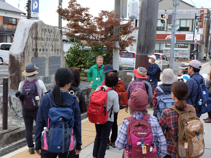 [Limited number of groups] A rich tour to walk along the historic Kumano Kodo with a local guide