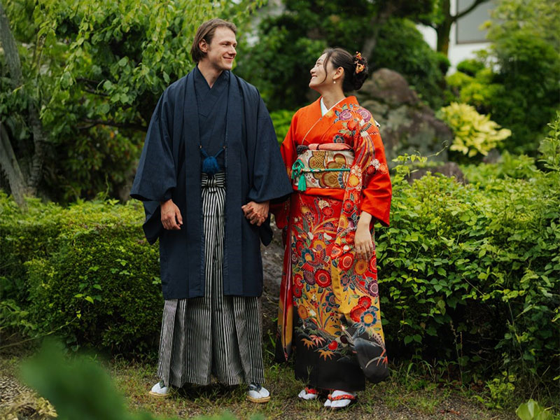 You can take a commemorative photo with a kimono against the background of about 5,500 Kokia. Plan with kimono dressing experience.